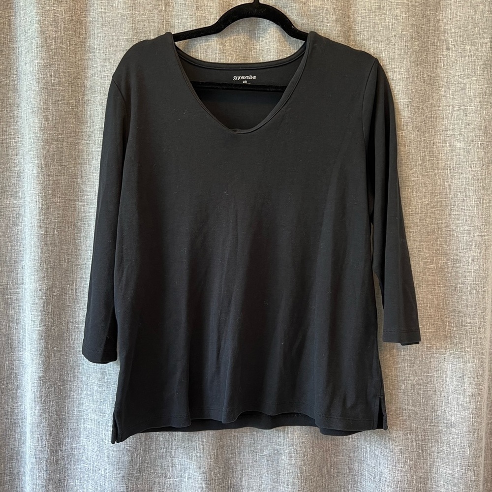 ❤️WOMEN’S St. John’s Bay vneck top large